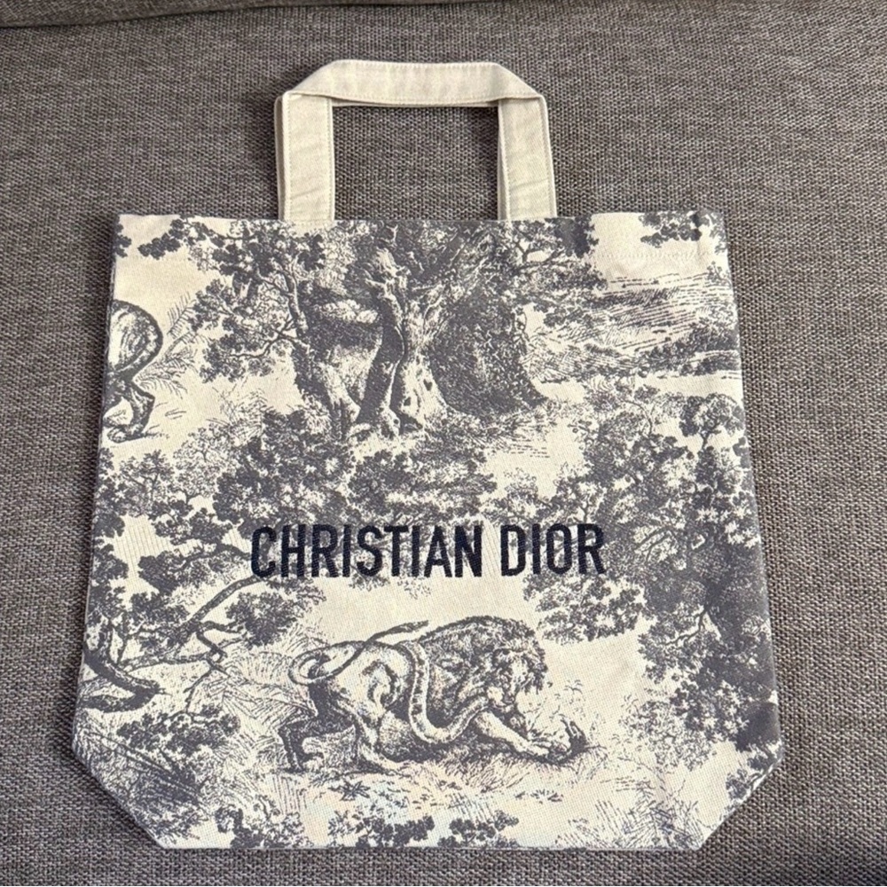 Dior Toile De Jouy Tote Bag - Picture 9 of 10